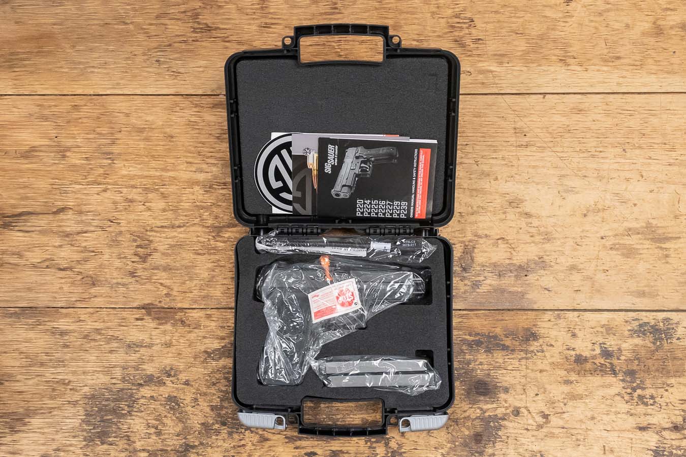 SIG SAUER P220R 45 DASA 8-Round Police Trade-in Pistol w/ Night Sights and 3 Mags (New In Box)